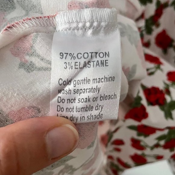 1950s Style Red Roses Summer Dress - Picture 4 of 9